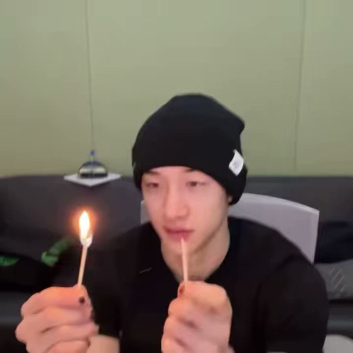 RT @skzsblueprint: never letting chan play with fire again https://t.co/849Fv1ERb6