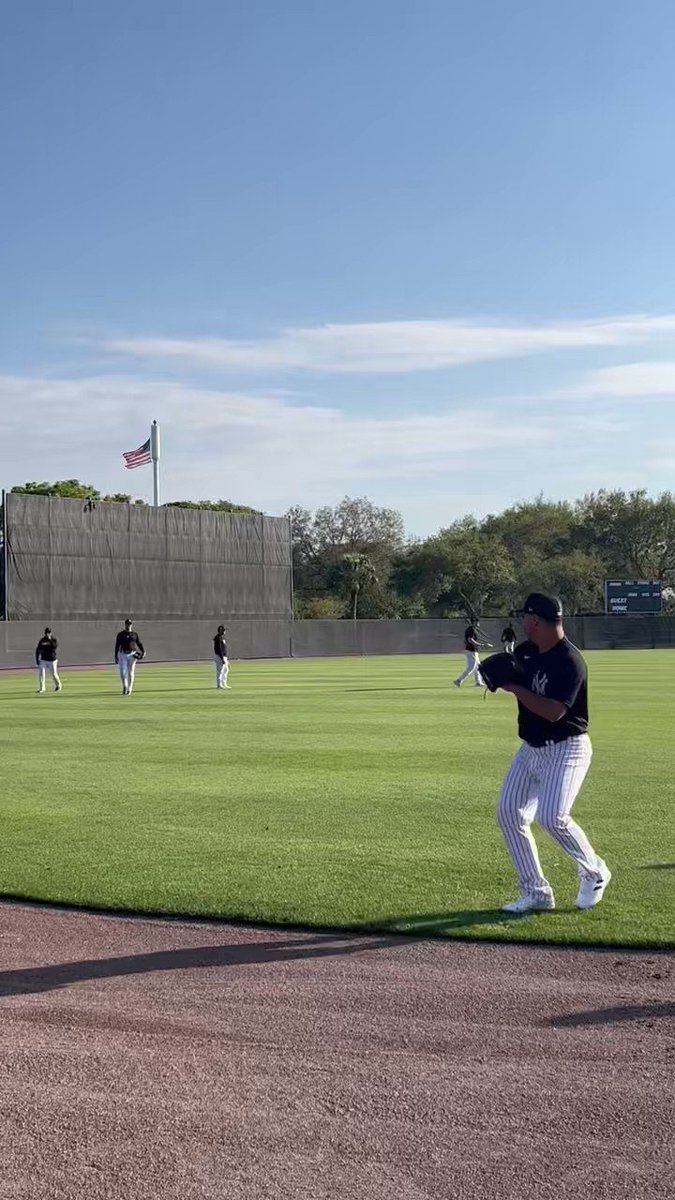 RT @BryanHoch: Gerrit Cole and Nestor Cortes long toss! #yankees #mlb #springtraining https://t.co/OrJuDiOiPb