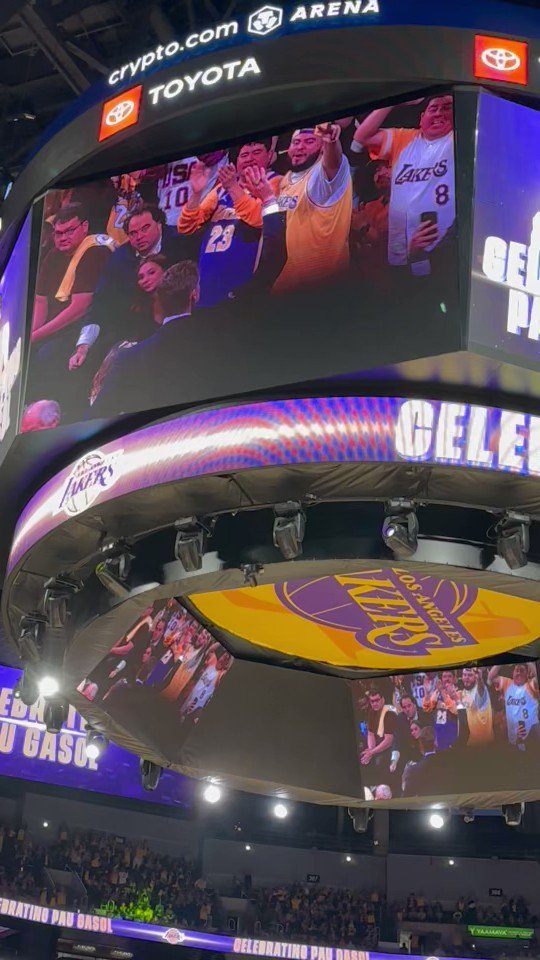 Buha] Pau Gasol showing off his 2009 and 2010 Lakers championship rings : r/ lakers