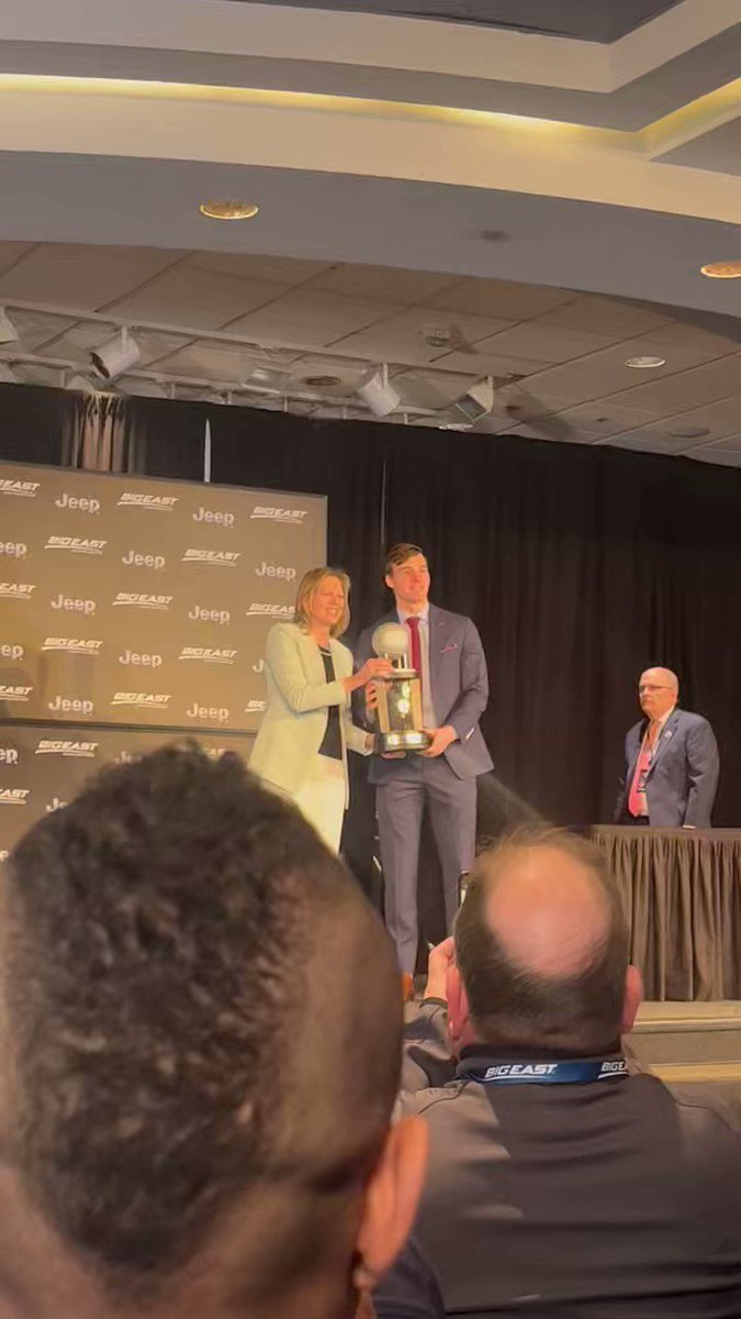 Big East Player of the Year, Tyler Kolek. He averaged 12.7 points, a league-leading 7.9 assists, & an assist/turnover ratio of 3.3. 

He is 5th in the country in steals (1.8), and 9th in FT shooting (81.4%).

Kolek is 1 of 5 finalists for the nations top PG, the Bob Cousy Award. https://t.co/djfQVlMKXJ