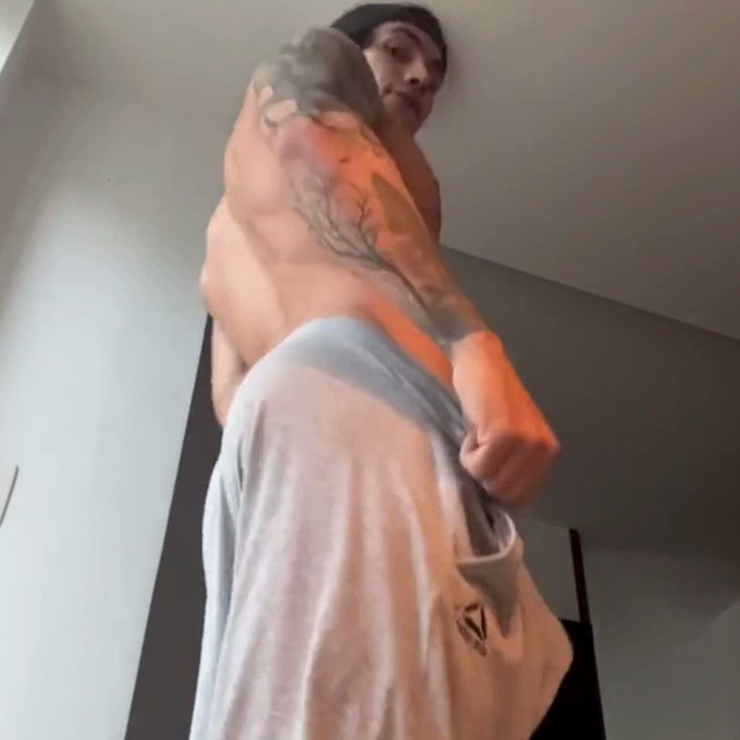 Did he make you #squirt? ???

?Reply with your #squirtshot in the comments.
??Like if you'd lick those