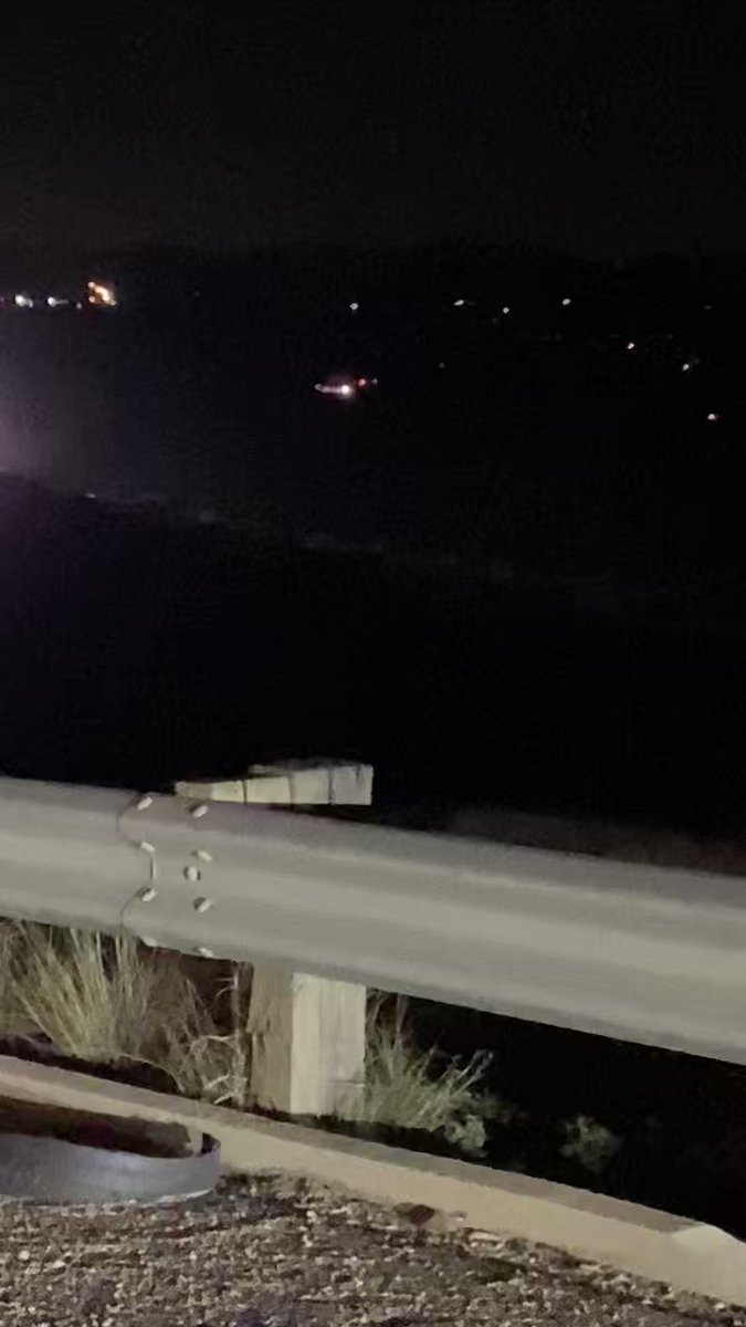 I-17 SB near Black Canyon City closed due to a crash, according to @ArizonaDOT.

Friend driving in from Flagstaff has been stuck in the gridlock for 2 hours and hasn’t moved.

Helicopter on scene. @abc15 #aztraffic https://t.co/RMz6qXQwxO