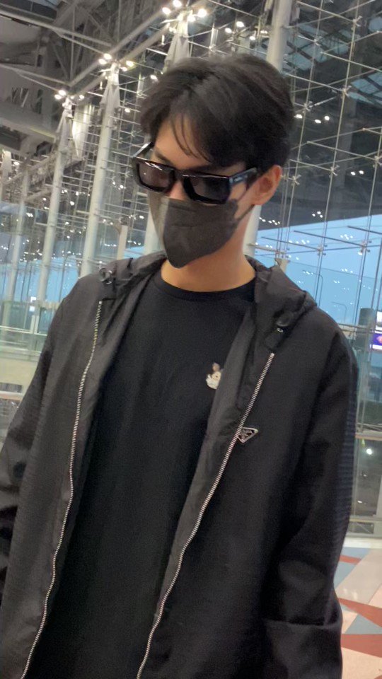 FC : 眠い？

🐰 : โคตรง่วงเลย ｺｰﾄ ｸﾞｱﾝ ﾙｰｲ
めっちゃ眠い

FC : 疲れてる？

🐰 : เจอเราแล้วหายเหนื่อยเลย
ｼﾞｭｰ ﾗｵ ﾚｰｵ ﾊｰｲ ﾇｱｲ ﾙｰｲ
会ったら疲れが消えた

🥰🥰🥰
#BWDNtoSingapore
#winmetawin 