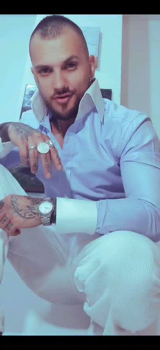 https://t.co/SJxdjPawBB
#gutpunching #gutpunch #gutpunched #bdsm #fetish #shirtfetish #shirtcollar #onlyfanspromo