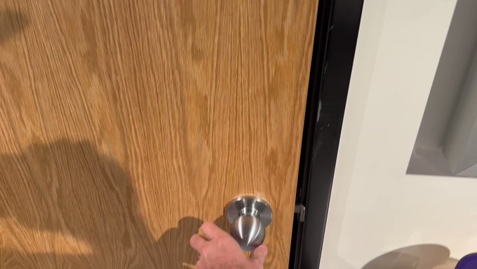 Don't tell Ryan... 🤫 #thatswhatshesaid #theoffice https://t.co/uU7QlGM54d<a href="/tag/thatswhatshesaid"class="tags">#thatswhatshesaid</a><a href="/tag/theoffice"class="tags">#theoffice</a>