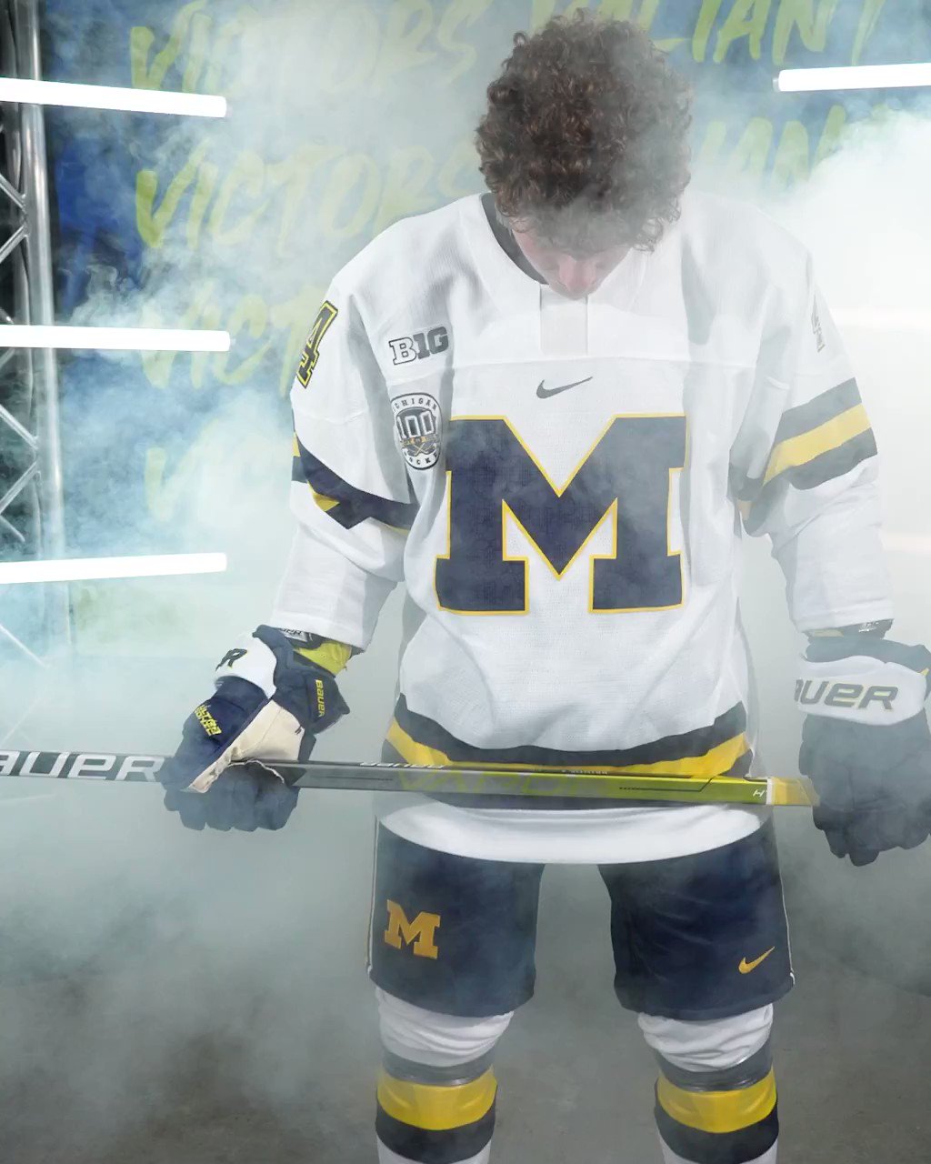 michigan-hockey-on-twitter-goal-gavin-brindley-https-t-co
