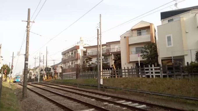 今朝の世田谷線「タマ&amp;フレンズ」ラッピング電車😺山下駅から下高井戸駅方面に向かうところを見かけ、戻ってくるのを待