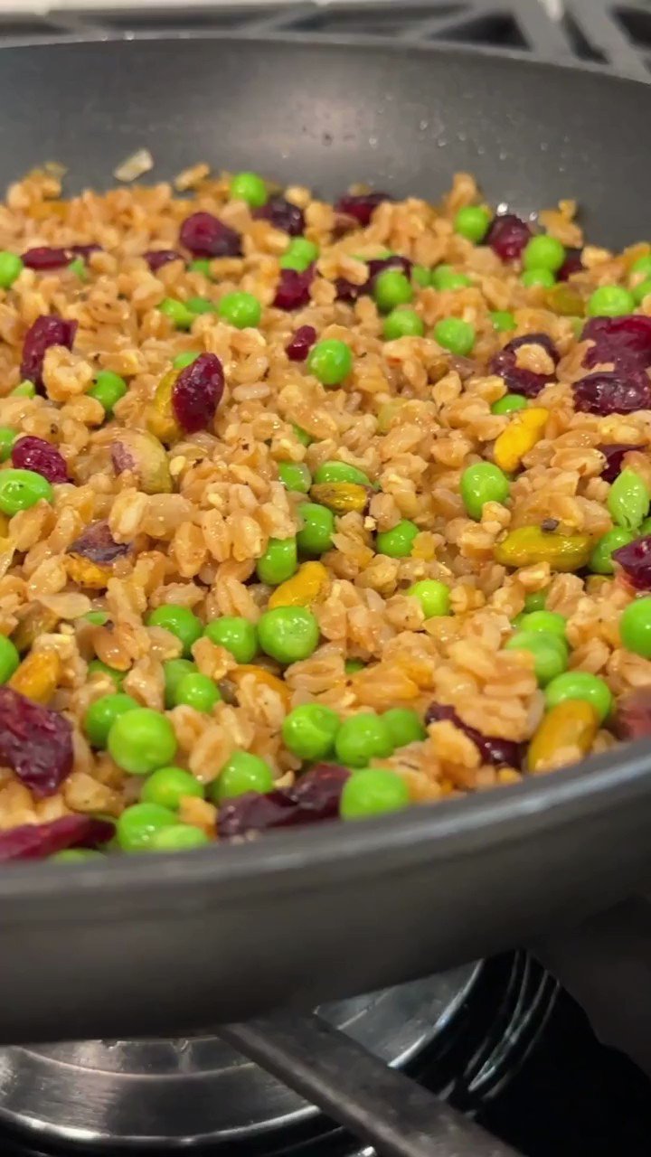 Joy Bauer on Twitter "🌟 Farro Pilaf with Cranberries, Green Peas, and