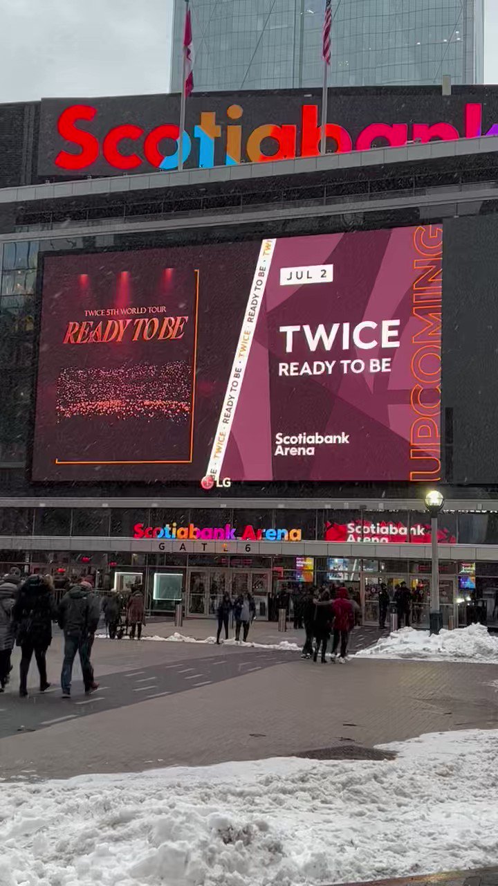 TWICE Scotiabank Arena