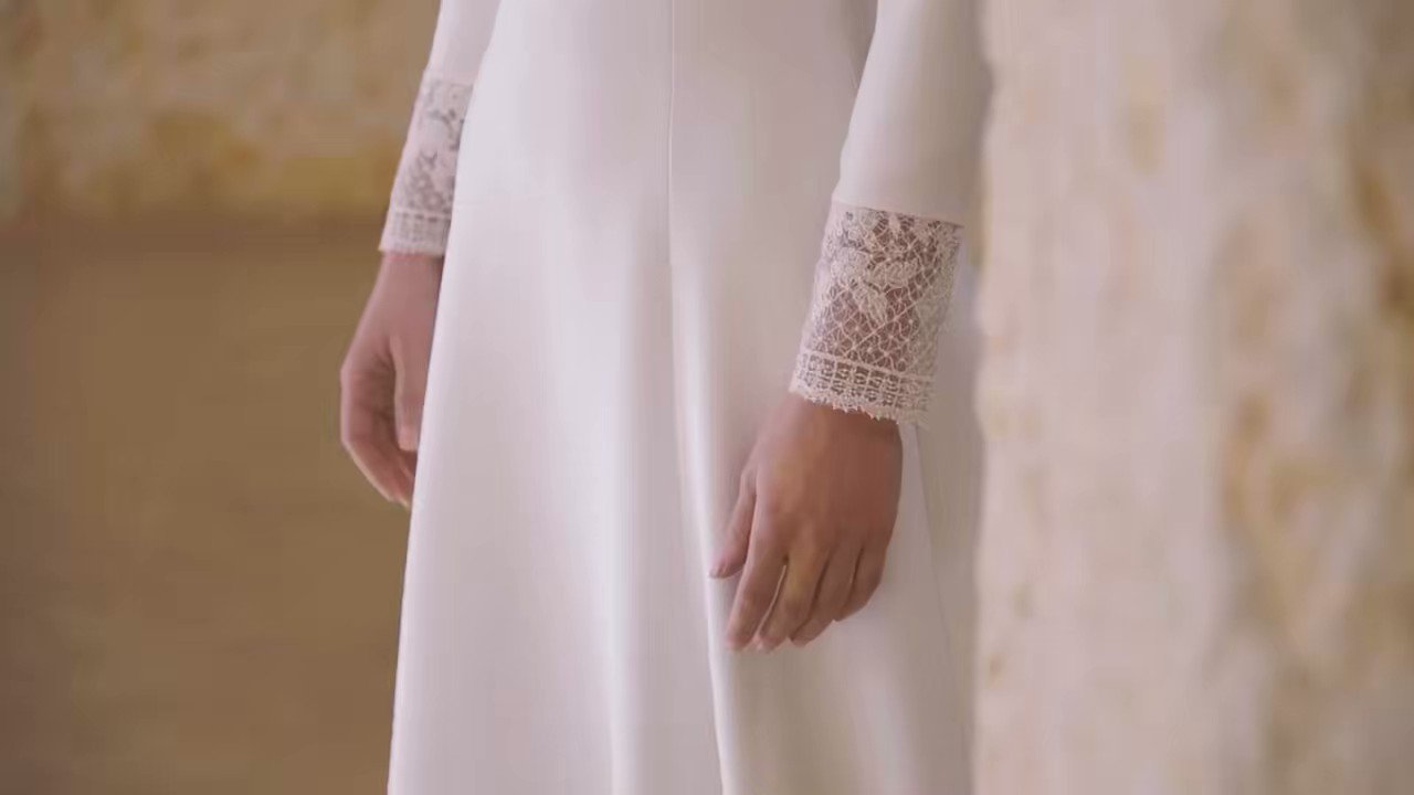 CoutureAndRoyals on Twitter "Queen Rania’s bag has written “My Iman