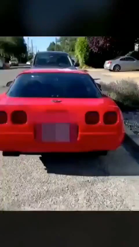 なんだろう…
アイルビー、バックよりやりますねぇが聞こえてきそうw 