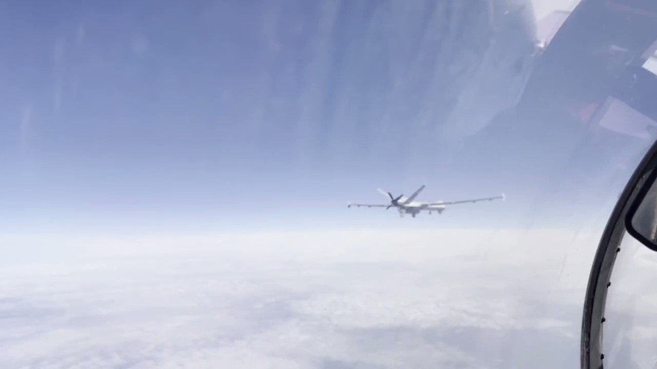[分享] 俄羅斯Su-27攔截MQ-9無人機的影片曝光