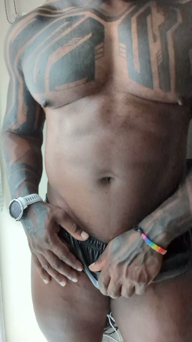 This cant contain my cock 

@SHOPjjmalibu https://t.co/ueZFzxzYAF