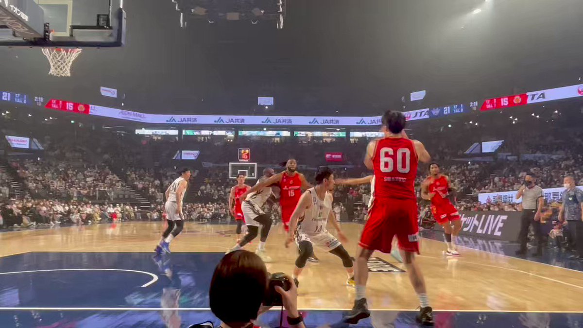 𝘼𝙠𝙞 on Twitter "Pulling the chair 🪑 Allen’s signature move 💪🏼"