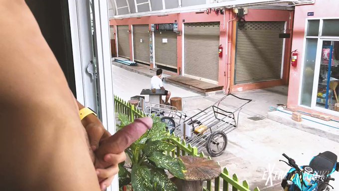 Why they always prefer to pretend they didn't see anything? #gay #outdoor #public #twink #dickflash #lad