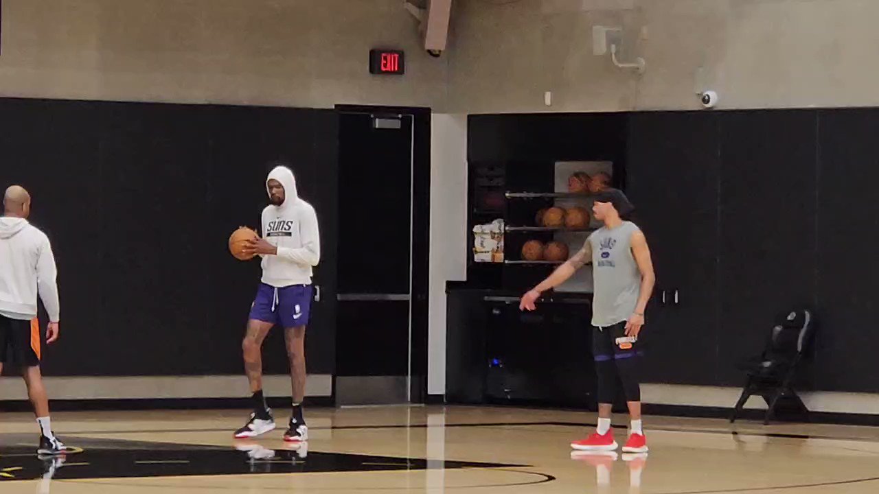 Honest KD lover (3732) (Kds_5th_burner) / Twitter