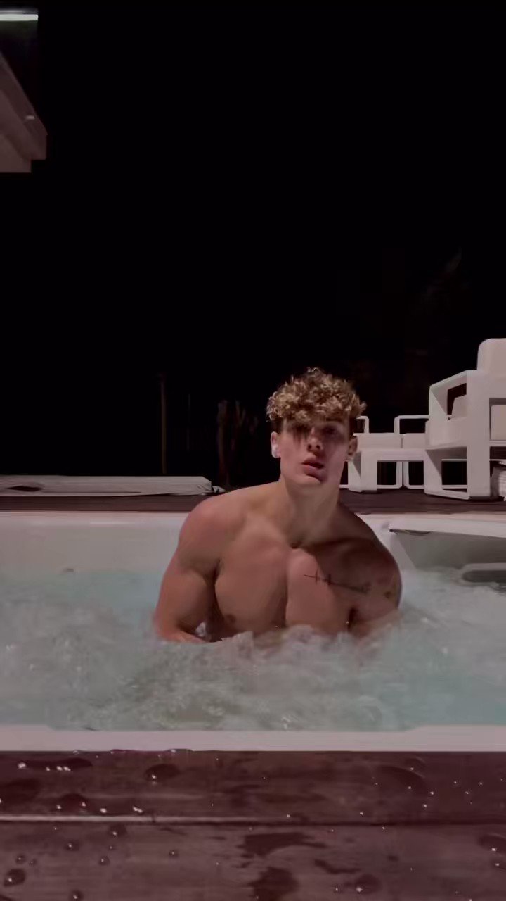 S.I.C. 🍦 on X: RT @melvinxmoore: RT if you wanna join me for the bath  😈🛁 50% OFF now 😏 Link in bio 🔥 t.co9cuSppqWmi  X
