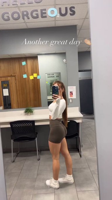 Do you like gym girls? ? https://t.co/KROTBrqmrC