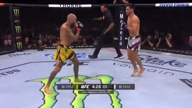 One week until a banger BW bout
Here's Chito adjusting against the head movement of Dominick Cruz to score a brutal knockout. https://t.co/dcnIBo0C4O