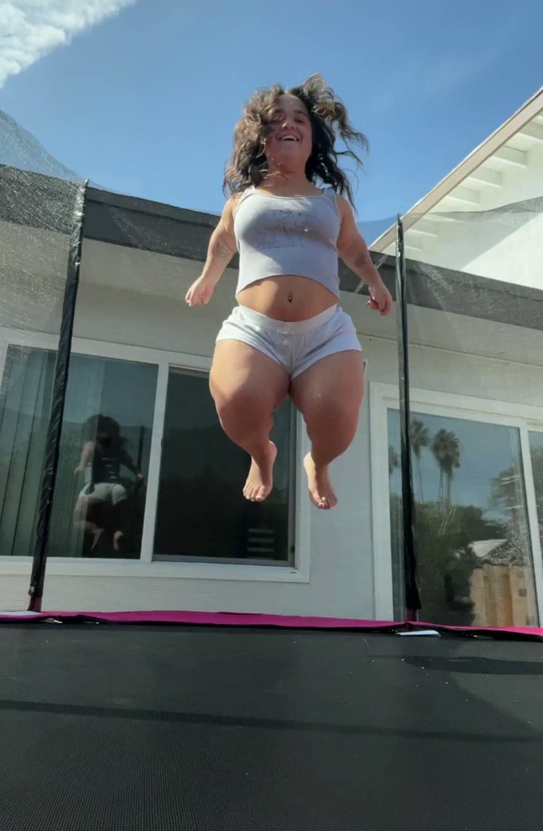 Liaandreaxo's tweet video. 