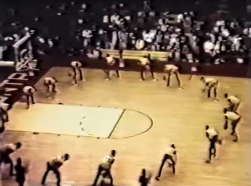 Jeff on Twitter "The 1975 Gopher basketball team does their pregame