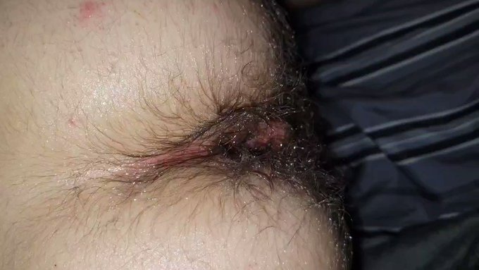 New to a big dick in training. This hot 18yo @Bttm_2023 is so cute! I'm so hard sliding in his ultra