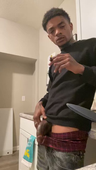 Retweet if you would get on your Knees & Suck my dick 

🥵5️⃣5️⃣5️⃣

#Realhoodfather #Xxx #Porn #Bbc #Findom