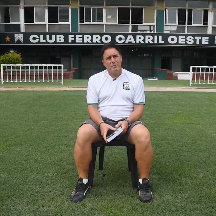 Club Ferro Carril Oeste - Se pone el buzo Jorge Cordon, exjugador de Ferro  y Coordinador de las inferiores del club, asumió la dirección técnica del  plantel profesional hasta el final del