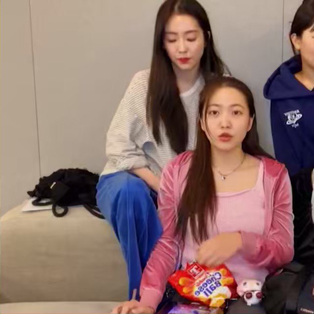 yerene-on-twitter-look-at-yeri-telling-irene-she-bruised-her-pelvis