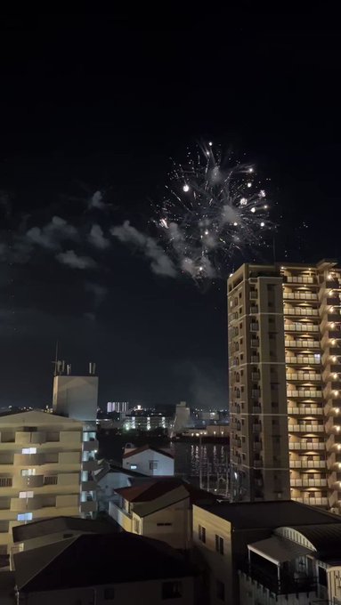 朝から大雨でヒヤヒヤでしたが、無事、花火が打ち上がりました！！徳島県内の高校3年生のみなさん、卒業おめでとうございます。