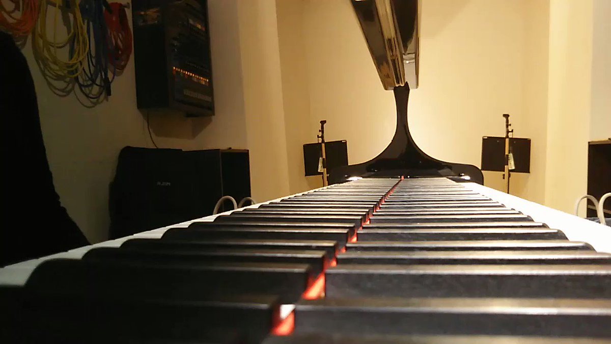 久しぶりに皆弾き企画に参加しました。左手の曲とのことで、厳密には左手の曲ではないのですが、バッハ「ペダル練習曲」を選曲して、左手のみで弾いてみました。ソステヌートペダルを使いたかったのでグランドピアノで弾いてます。　　