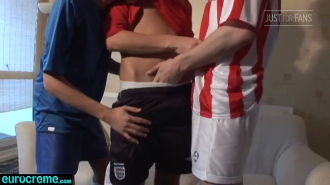 ? 3 young athletes get together to fuck after training:??? ...

See this and more at:
https://t.co/N976caqUdC