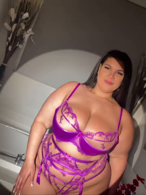 BTS after hours  Photoshoot with @raulshoots and @plumperpass it’s always a good vibe with these two