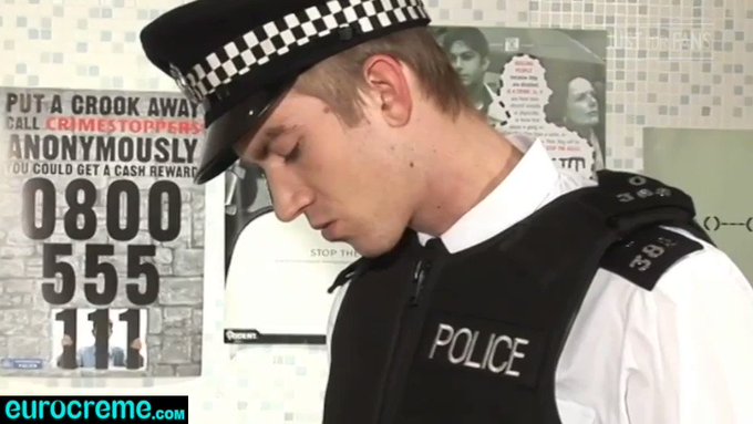 Discover this policeman's secret : a 24cm cock. Full video on https://t.co/CHIeJRcTNf of https://t.co/AxITGkODeU