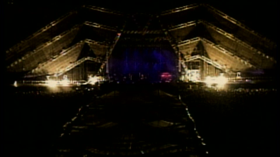 ストリングス、ピアノ、ロック、ラップ、オペラと要素が盛られまくってるのに、それぞれが絶妙なバランスで曲の中に組み込まれてる、まさに名曲ですね！！

「万能の君の幻を僕の中に作ってた」のライブアレンジが大好き😆 