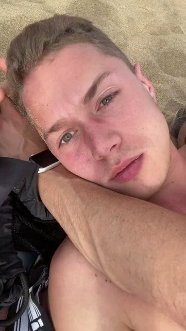 Sh!t??Fuck!!! He is inside??
#Twinks #Bareback in #public
#GaySex #GapPorn #GaySexInPublic
https://t