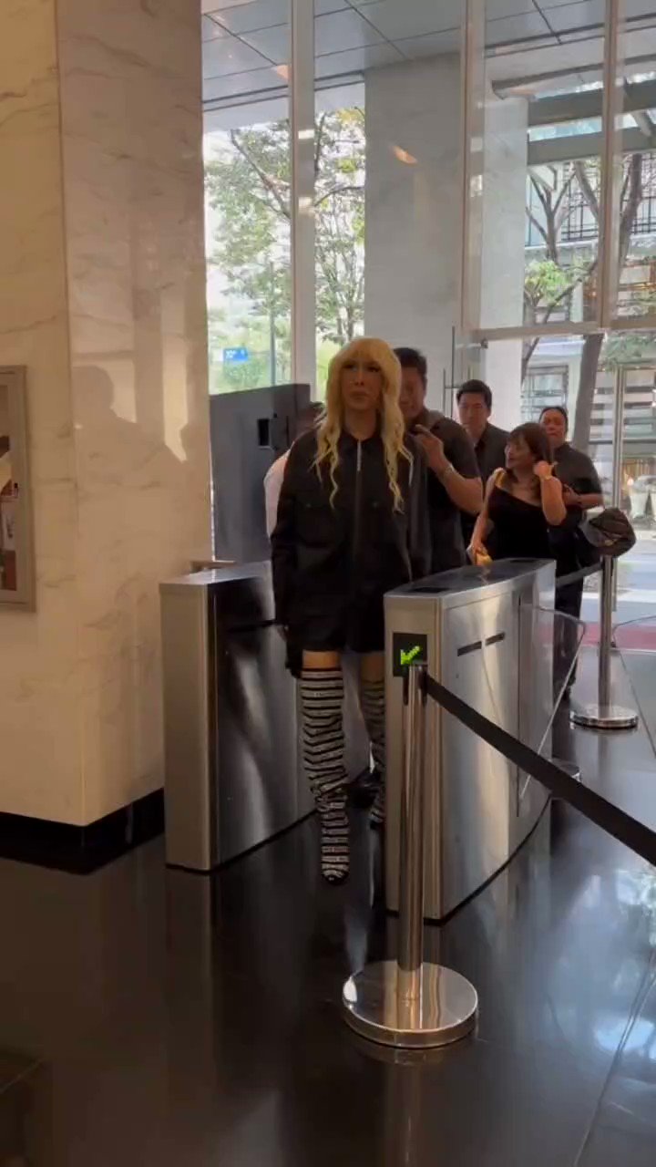 Happy birthday superstar

Happy VGful Day | | Vice Ganda  