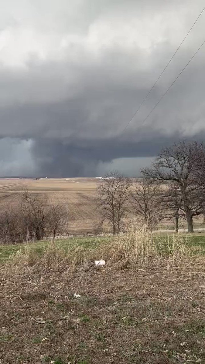 Fast News Network on Twitter "BREAKING Large tornado on the ground