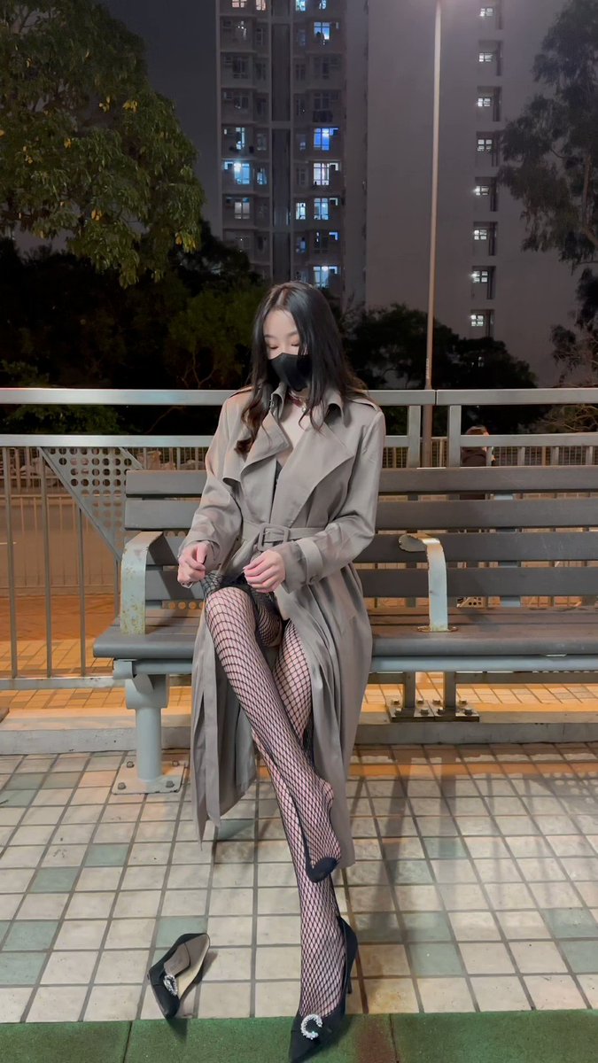 是小逗逗#秀人网#小逗逗#模特不上架大尺度诱惑视频人行道露出拍摄@tbzt3623 @ChenErgouZ @K9g8c8 @52bbxx  @CpCoSer #是小逗逗#秀人网#