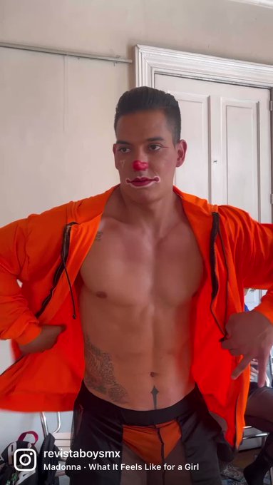 Ya viene… @revistaboysmx de abril. Mes de los ni?os ?? @diegoboysmx es un ni?o robot con labios de Candy