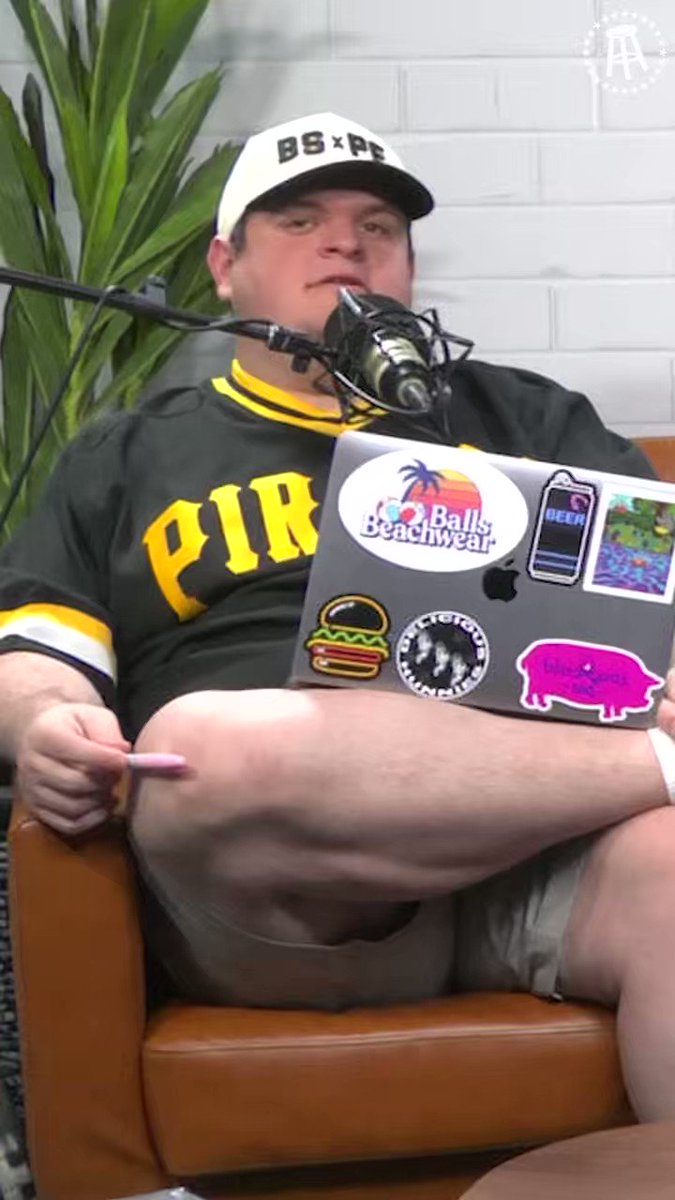 @OnlyStansShows video Tweet