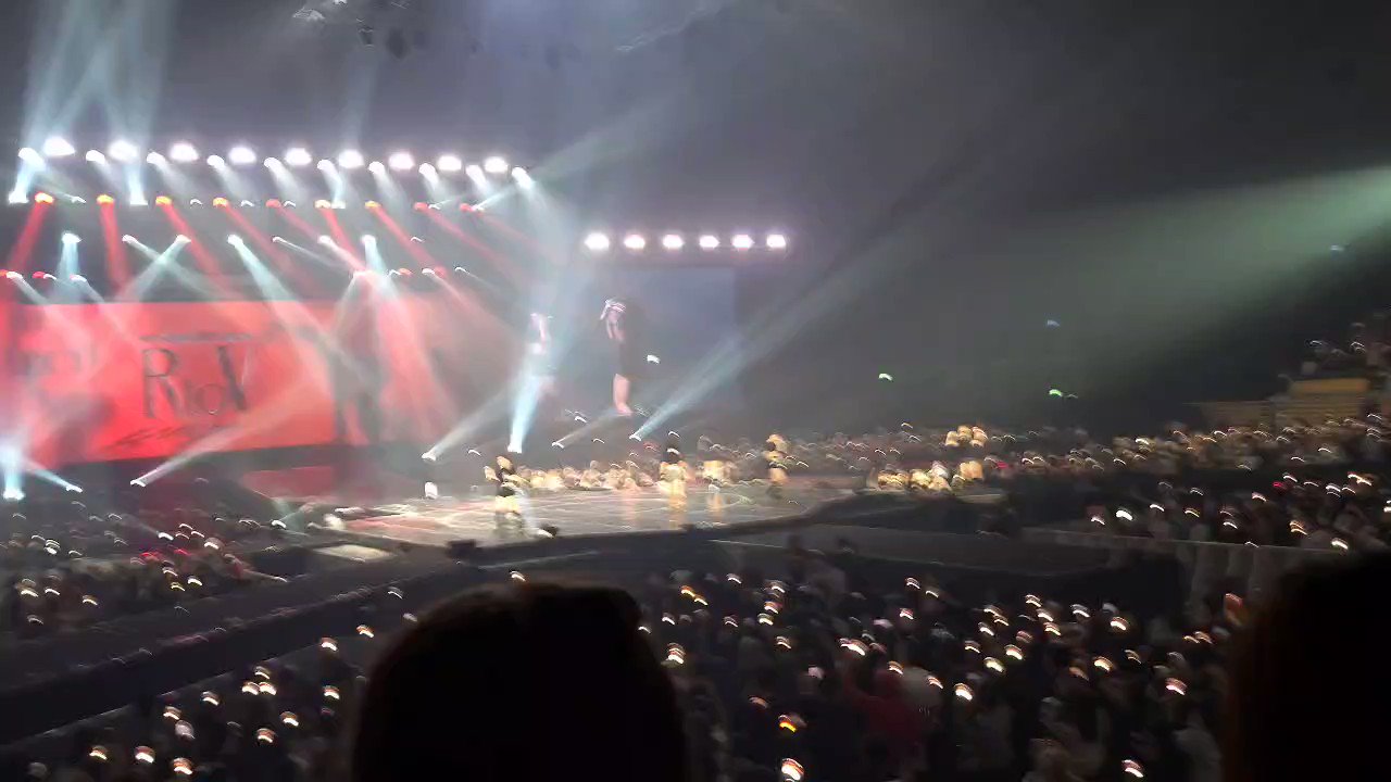 [閒聊] 堪比「胖什麼胖」的Red Velvet演唱會"Zi