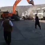 衝撃映像!リストラされた元従業員が大暴走した結果が凄いことに