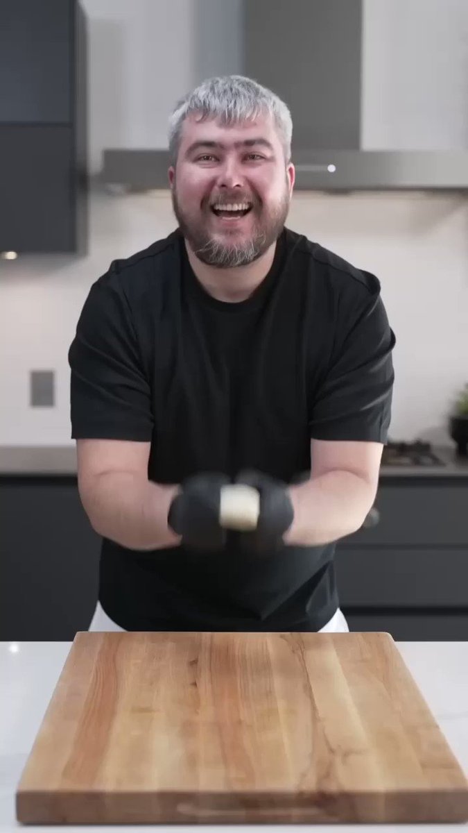 Nick DiGiovanni on Twitter "Giant Parmesan Wheel Pasta 🧀 🍝"