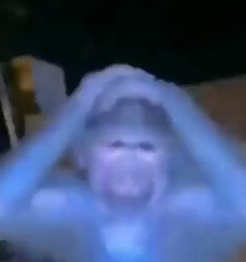 Prq é t?o difícil limpar o próprio quarto sem se distrair com algo a cada 15min kkkk https://t.co/oX
