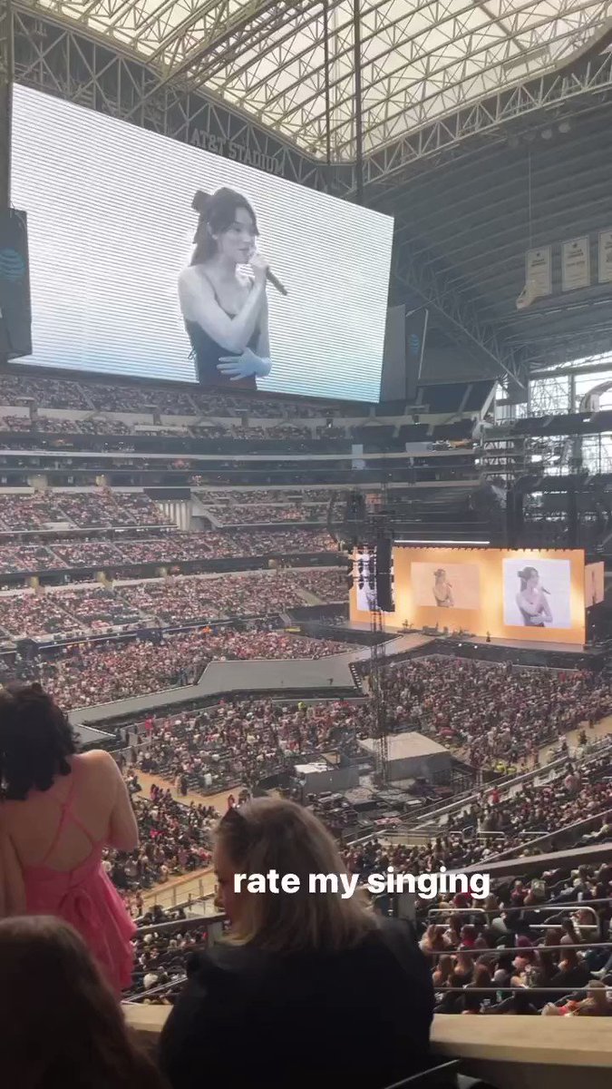 Gracie Abrams Nation Media on Twitter: "Gracie performing “21” tonight ...