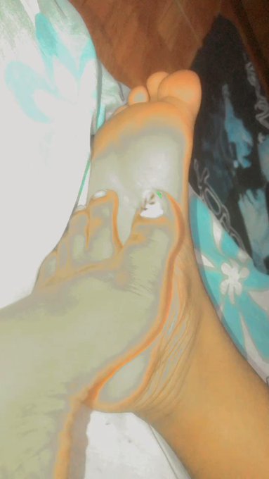 🤤👣✨ #feet https://t.co/NSA44AfCdP<a href="/tag/feet"class="tags">#feet</a>