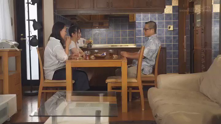 자는동생 입막고 강제로