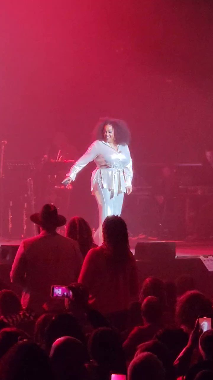 Happy Birthday to one of my favorite singers, Jill Scott!! Still vibing from that concert in Philly last month! 