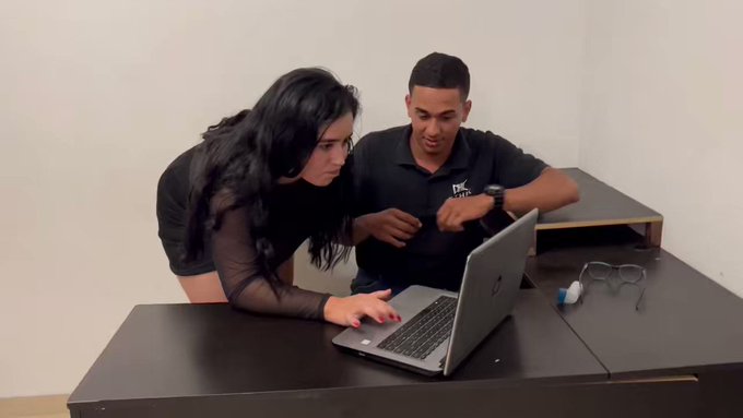 Un premio por soportar tanto bullying.  😳 https://t.co/PttqcUgr12<a href="/tag/pelajemix"class="tags"><span>#pelajemix</span></a>